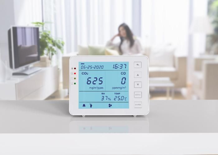 Household Carbon Oxide Co CO2 Gas Monitor in Winter Home Air Quality Monitor